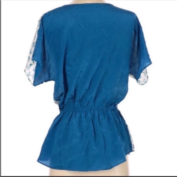 41 Hawthorn silk floral print v-neck short sleeve flowy peplum top. Size XS. - Picture 2 of 2